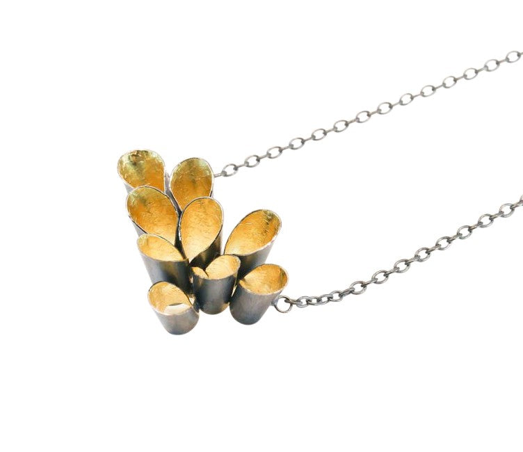 BLOSSOM NECKLACE GOLD AND BLACK