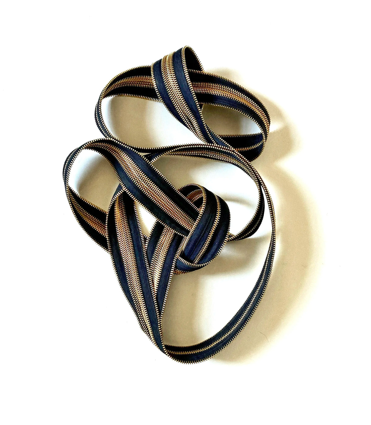 ALMA - ZIPPER SCULPTURE