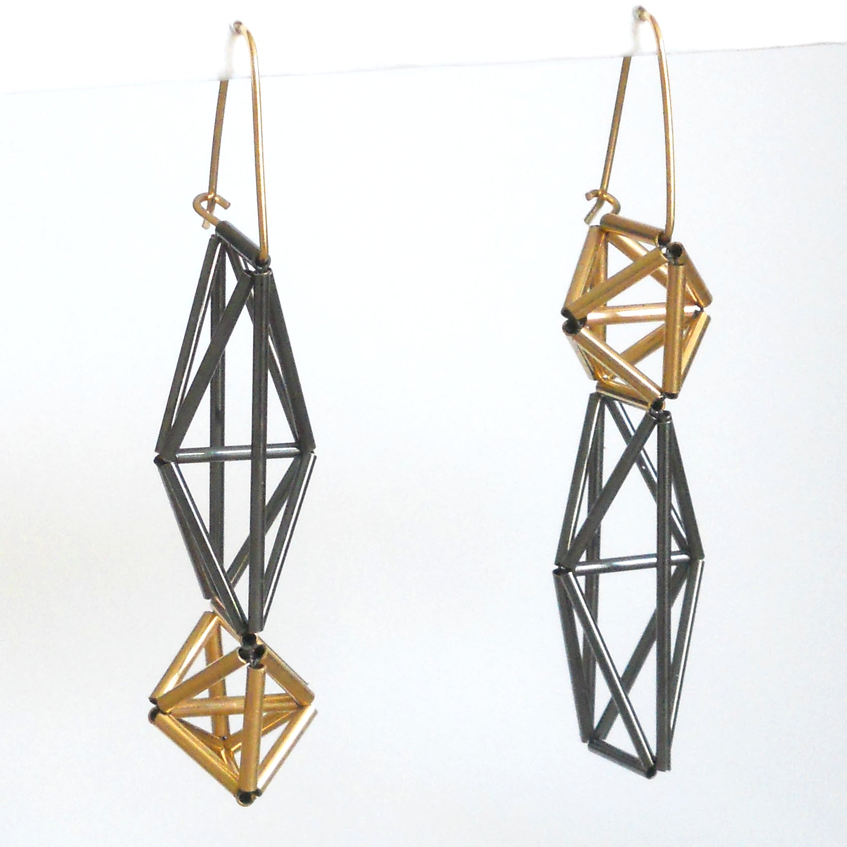 ASYMETRICAL DANGLE EARRINGS
