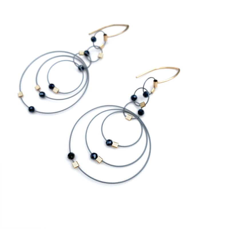 EXCLAIM HOOK EARRINGS WITH STONE