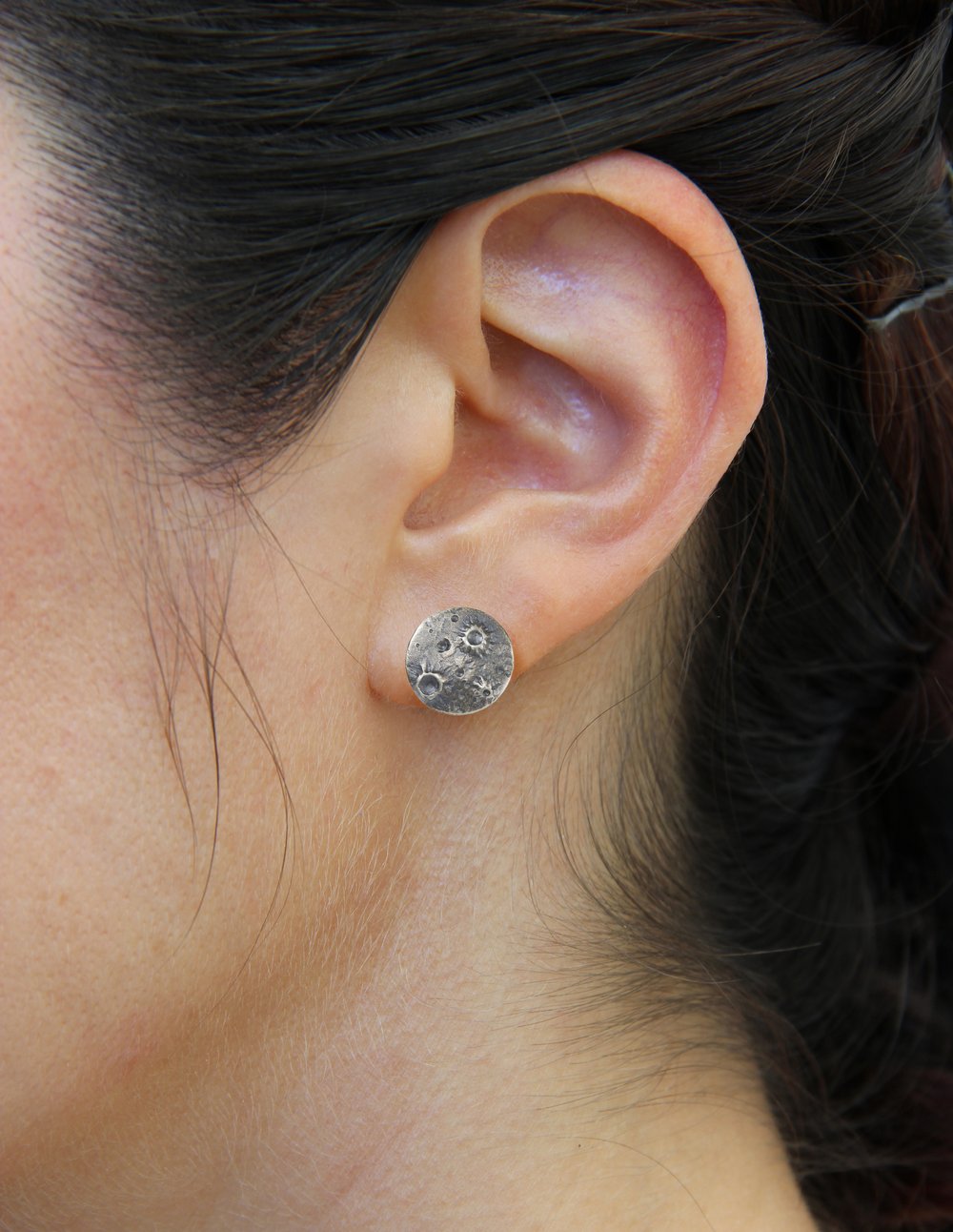 FULL MOON STUD - OXIDIZED SILVER