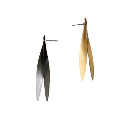 E1207 FEATHER EARRINGS