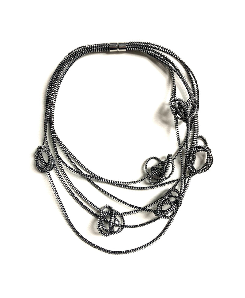 LOOSE KNOT NECKLACE