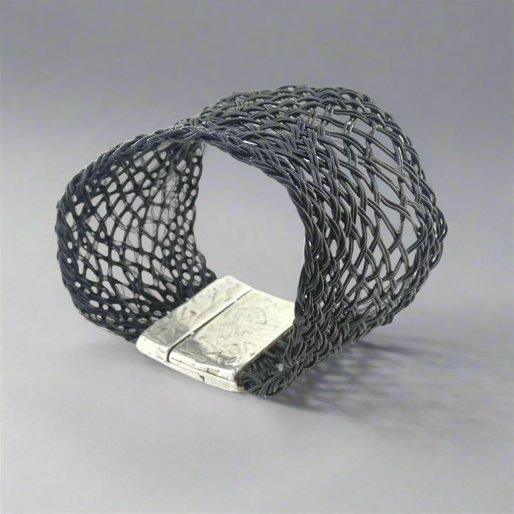 BLACK THERMOPLASTIC BRACELET
