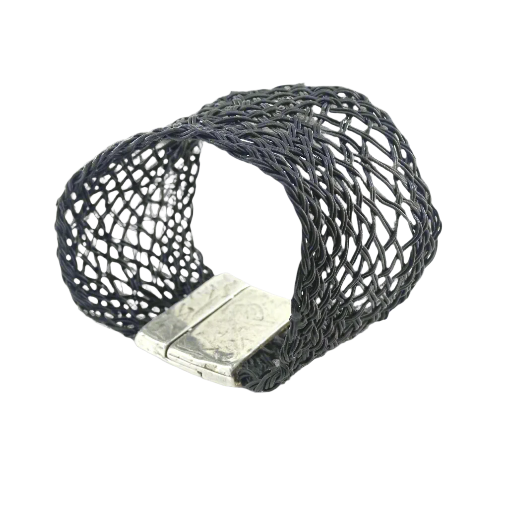 BLACK THERMOPLASTIC BRACELET