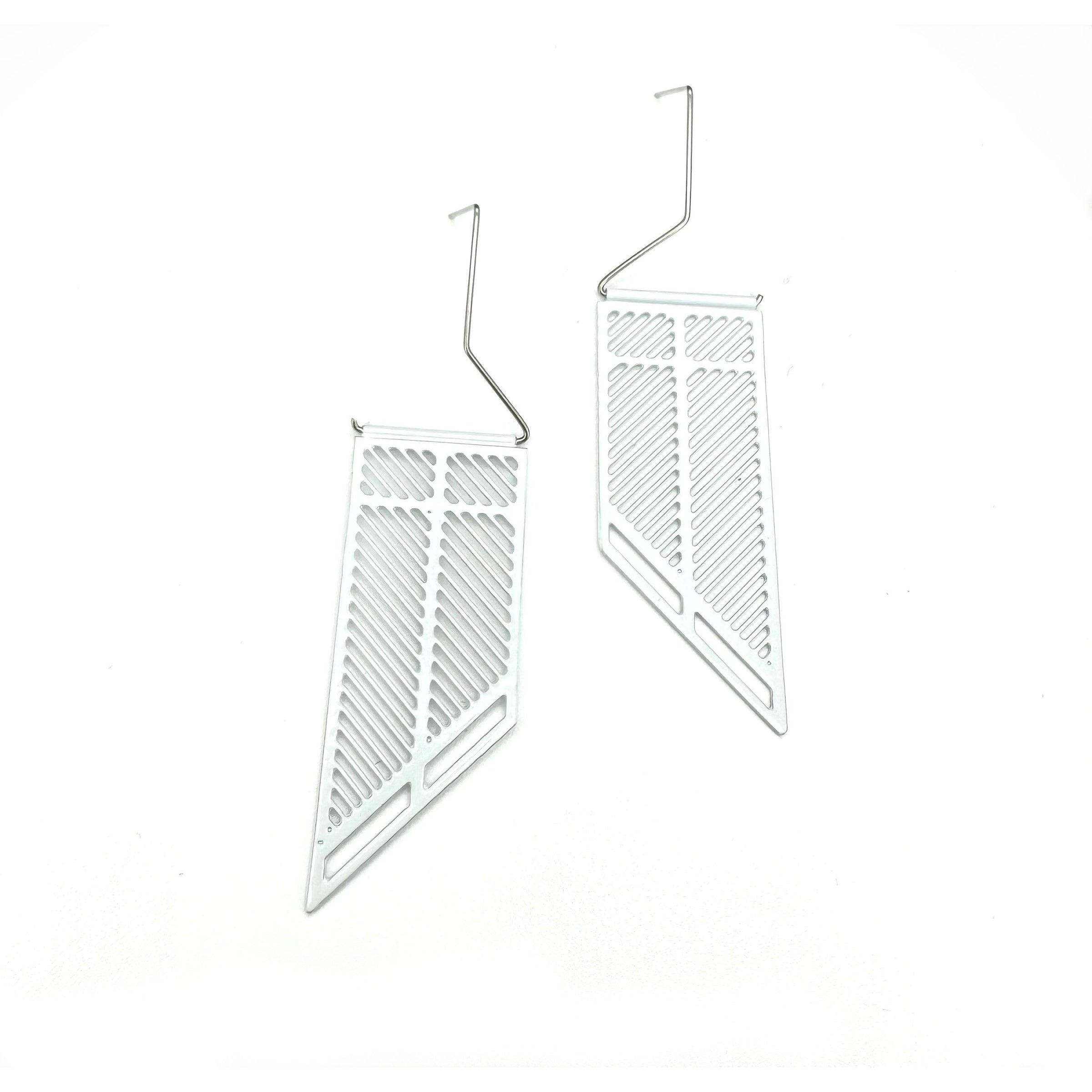 DROP SLANT EARRINGS - WHITE